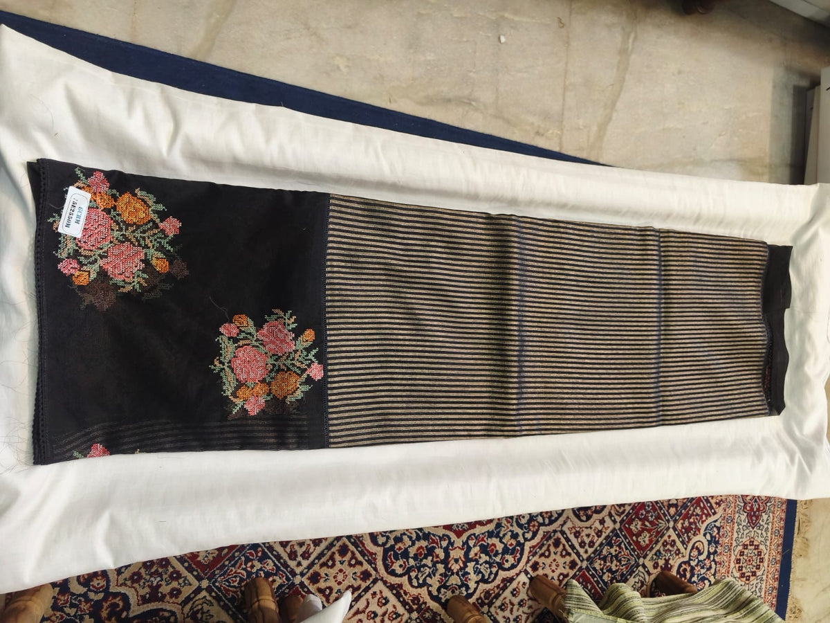 Scattered Bouquet Pinstripe Saree