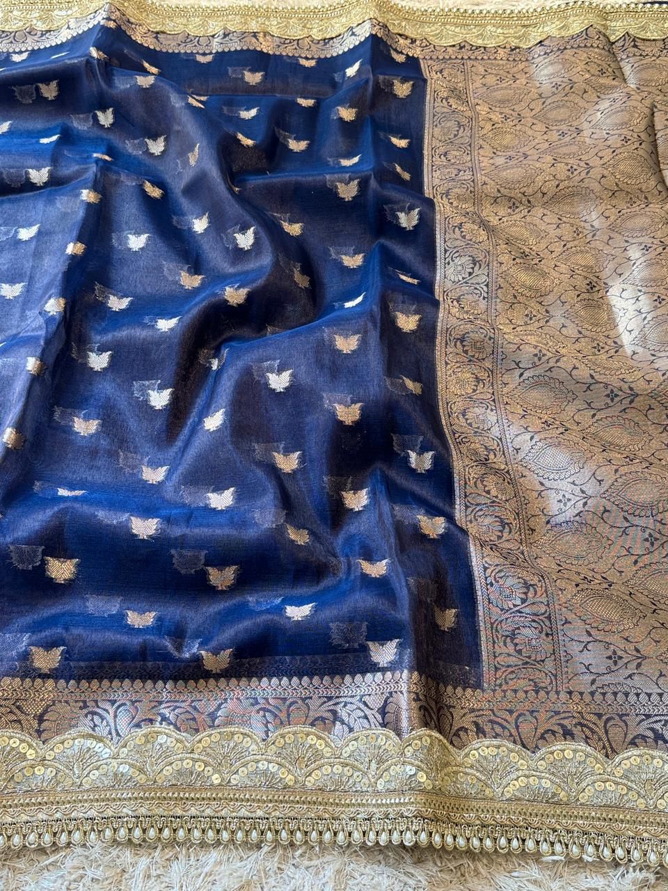 Banarasi Glass Tissue Booti Weaving Soft Saree
