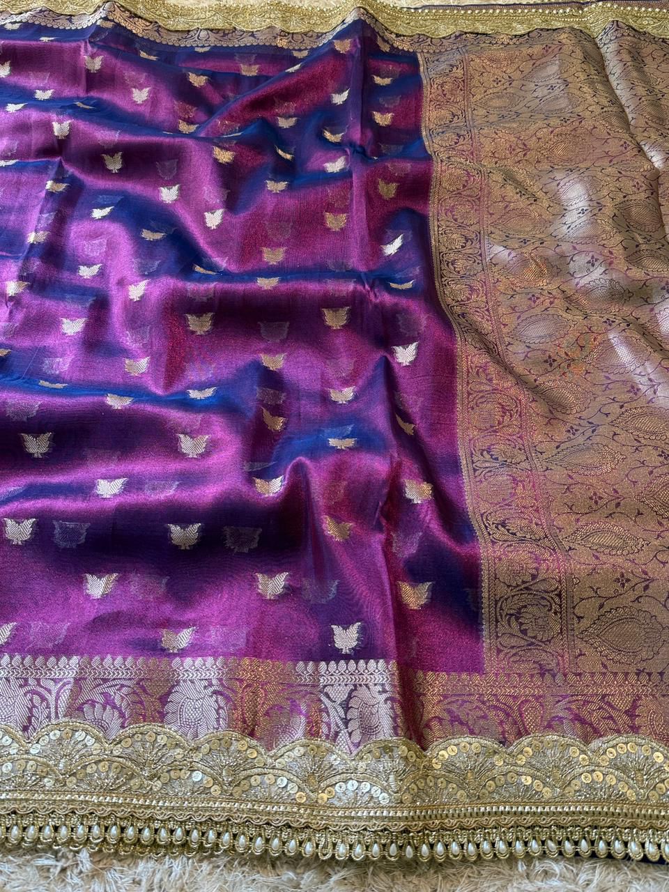 Banarasi Glass Tissue Booti Weaving Soft Saree