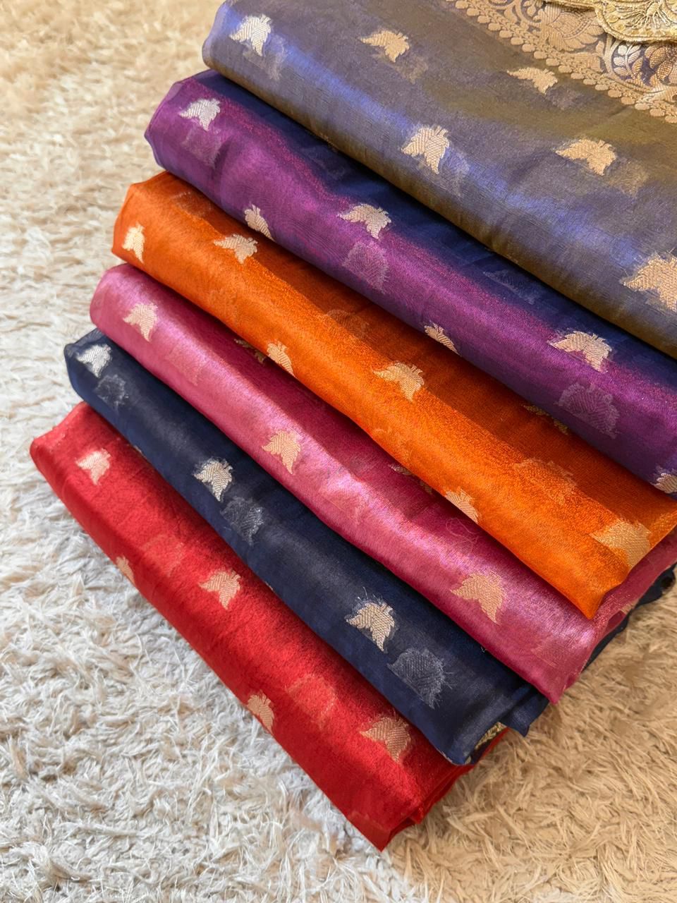 Banarasi Glass Tissue Booti Weaving Soft Saree